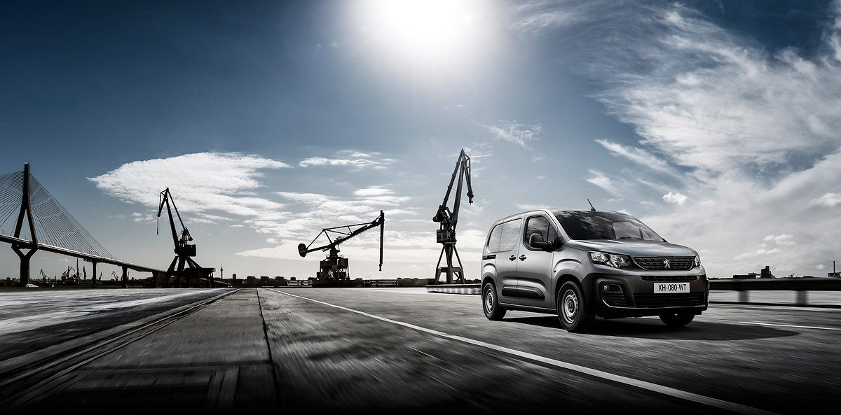 Consulta nuestras propuestas de estanterías para las nuevas Citroen Berlingo, Peugeot Partner y Opel Combo