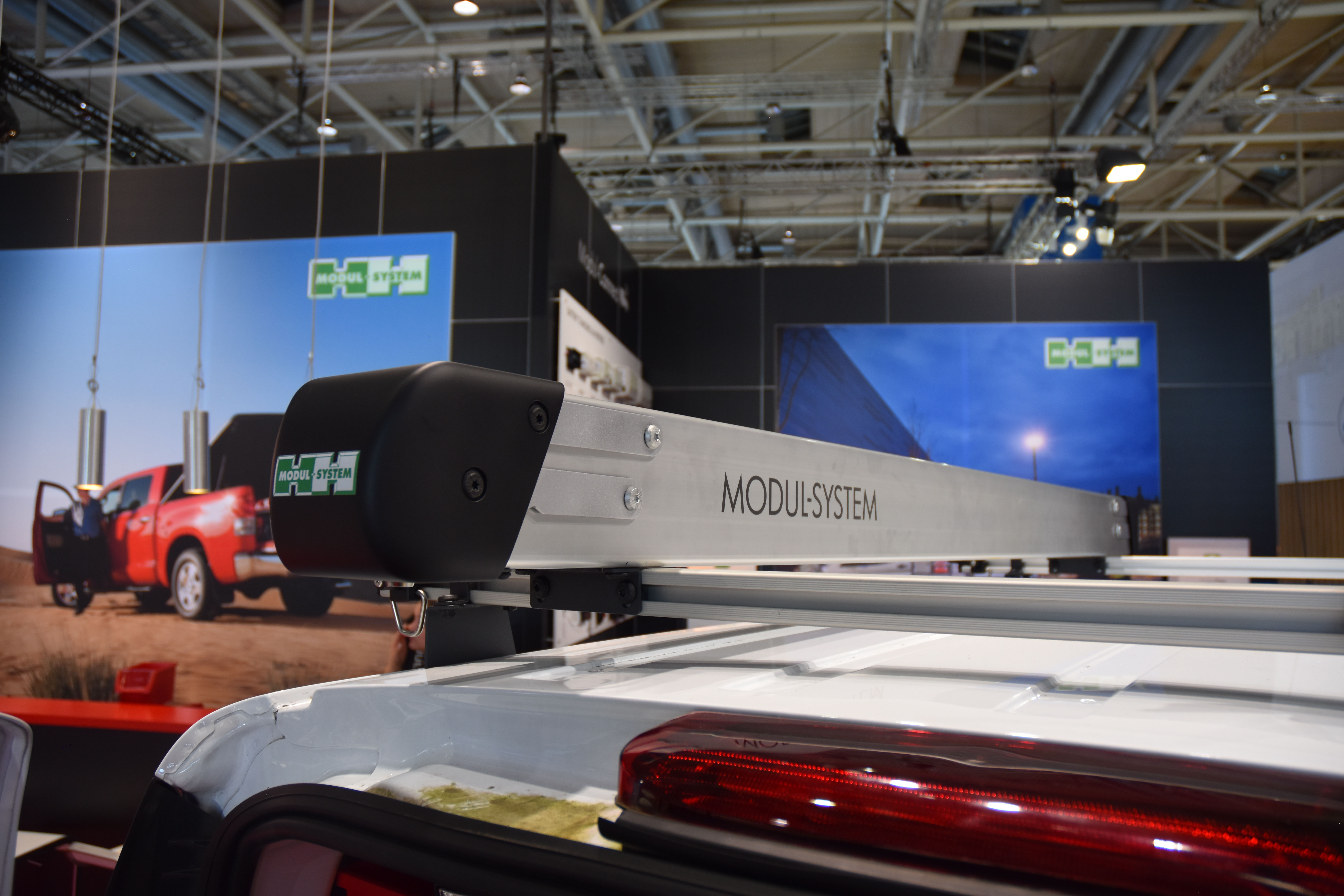 Modul-System lanza el portatubos para el sistema de techo integrado